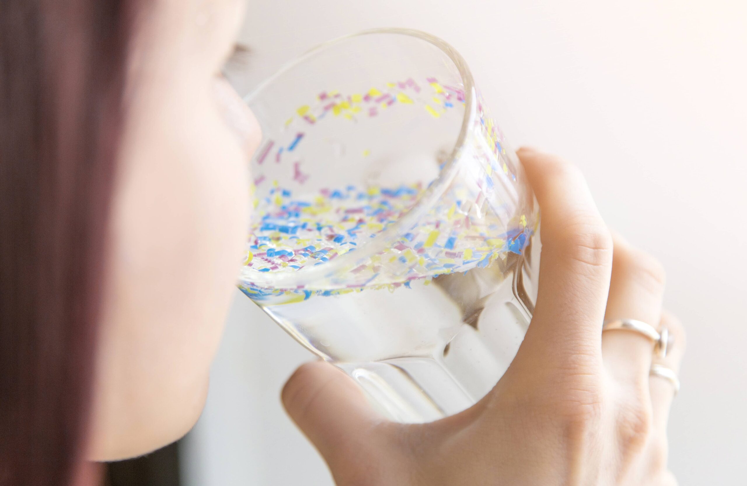 Mikroplastik: Die unsichtbare Gefahr für Umwelt und Gesundheit
